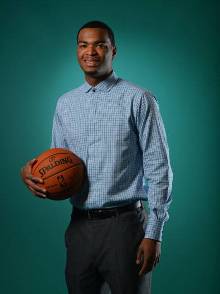 单刀威胁 单刀威胁