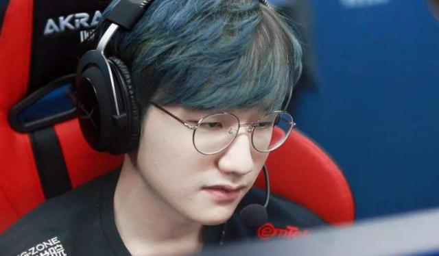 余嘉豪签约西乙球队三年,月薪2000欧元远低CBA