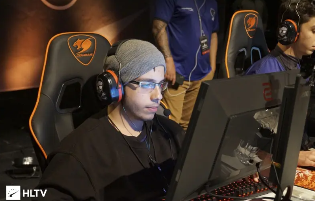 媒体在足球 媒体在足球